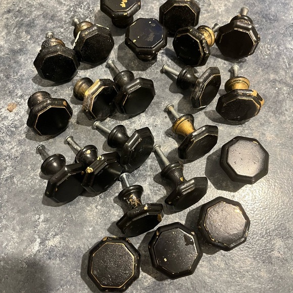 Set of 10 vintage brass Elegant Black Octagonal Knobs 1980’s - Picture 3 of 3